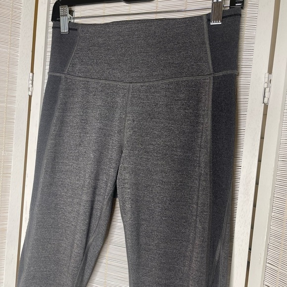 Lululemon Train Times Heathered Black First Release Size 8 Mid-Rise Pockets - Picture 5 of 8